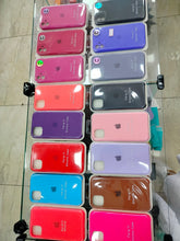 Carregar imagem no visualizador da galeria, Case Silicone Iphone
