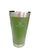 Carregar imagem no visualizador da galeria, Copo Térmico Com Tampa Stanley 473ml
